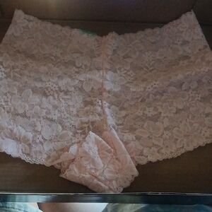 Elegant Pink Lace Women's Intimate